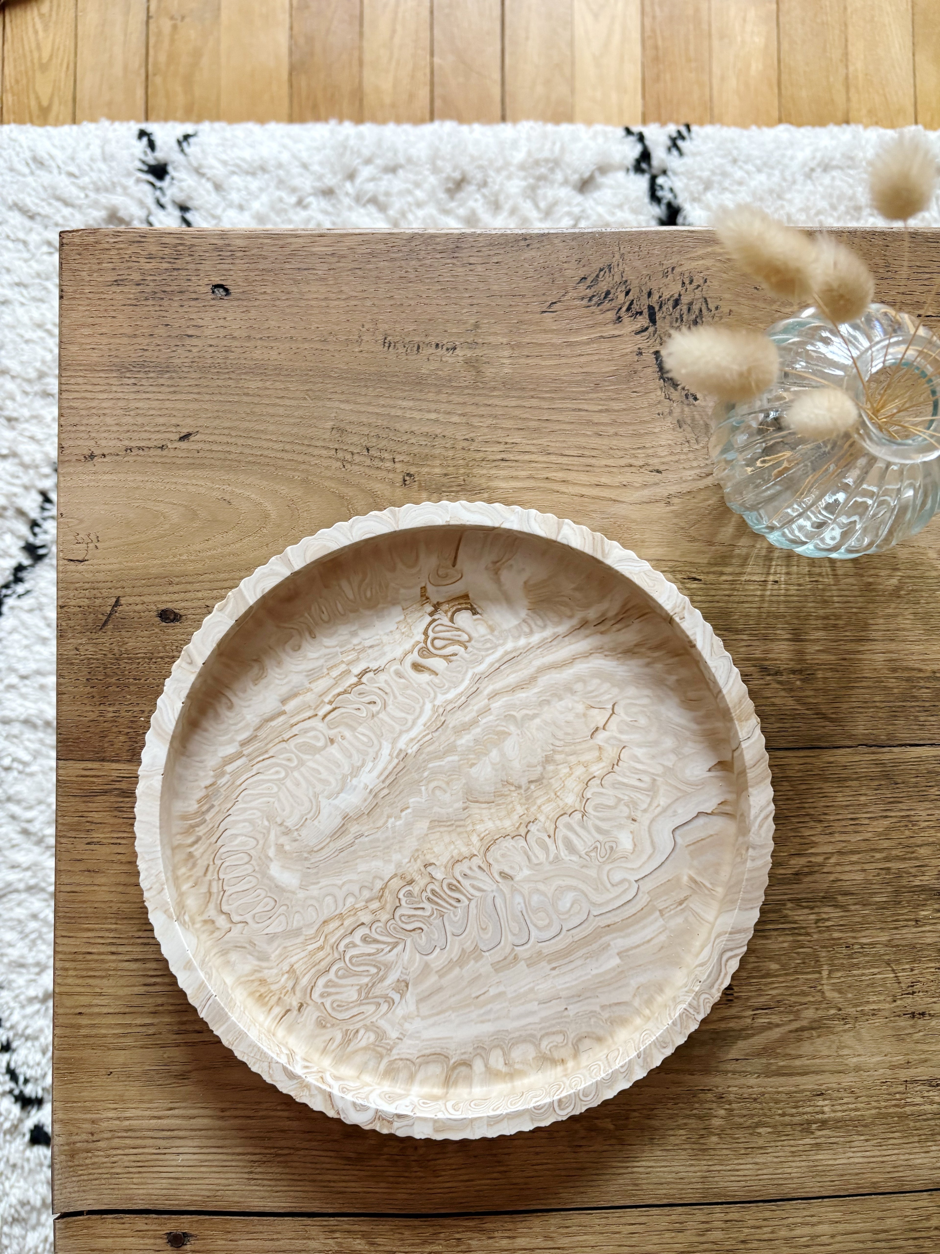 Grand plateau rond marbré beige