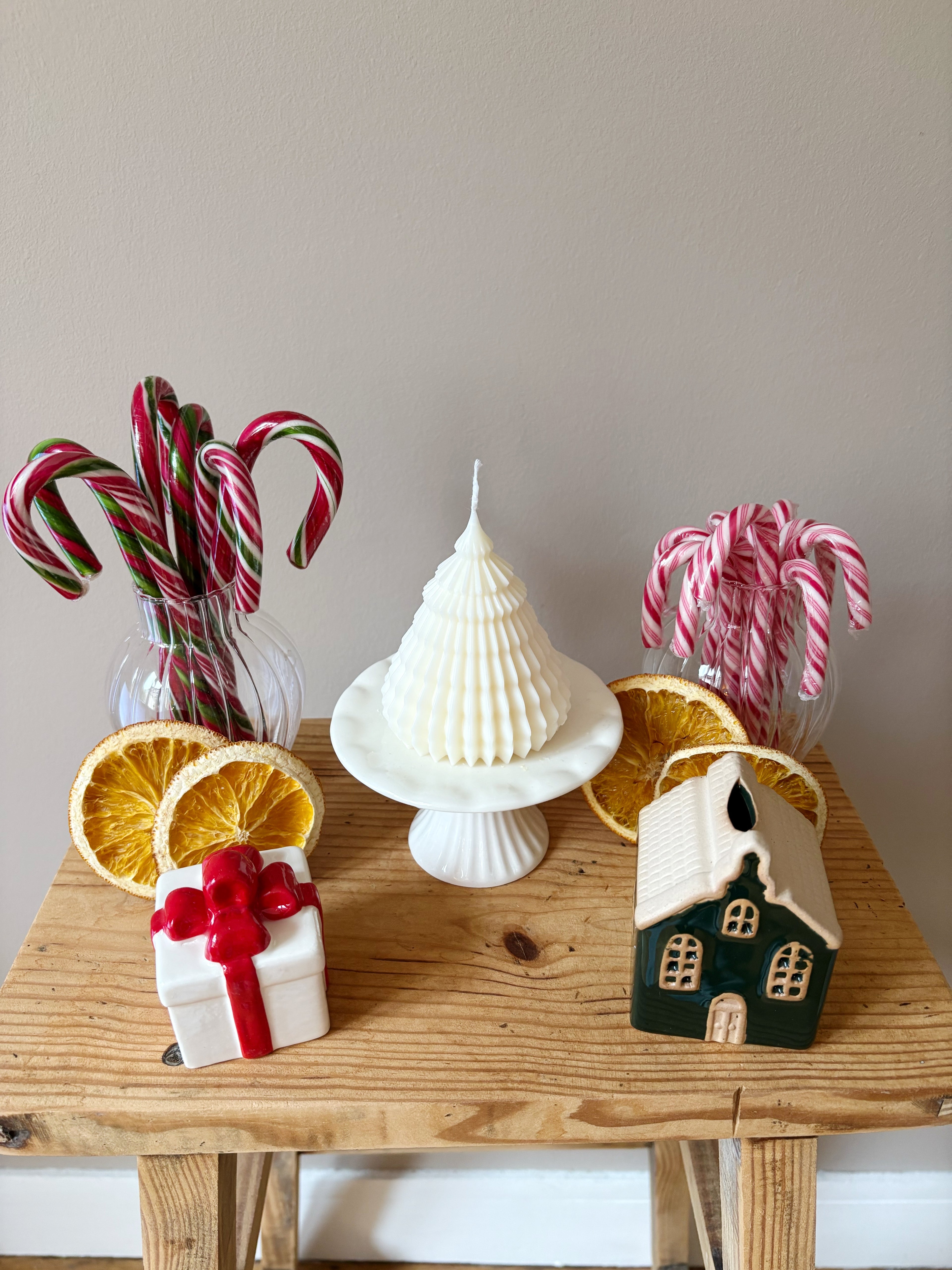 Petit sapin origami blanc
