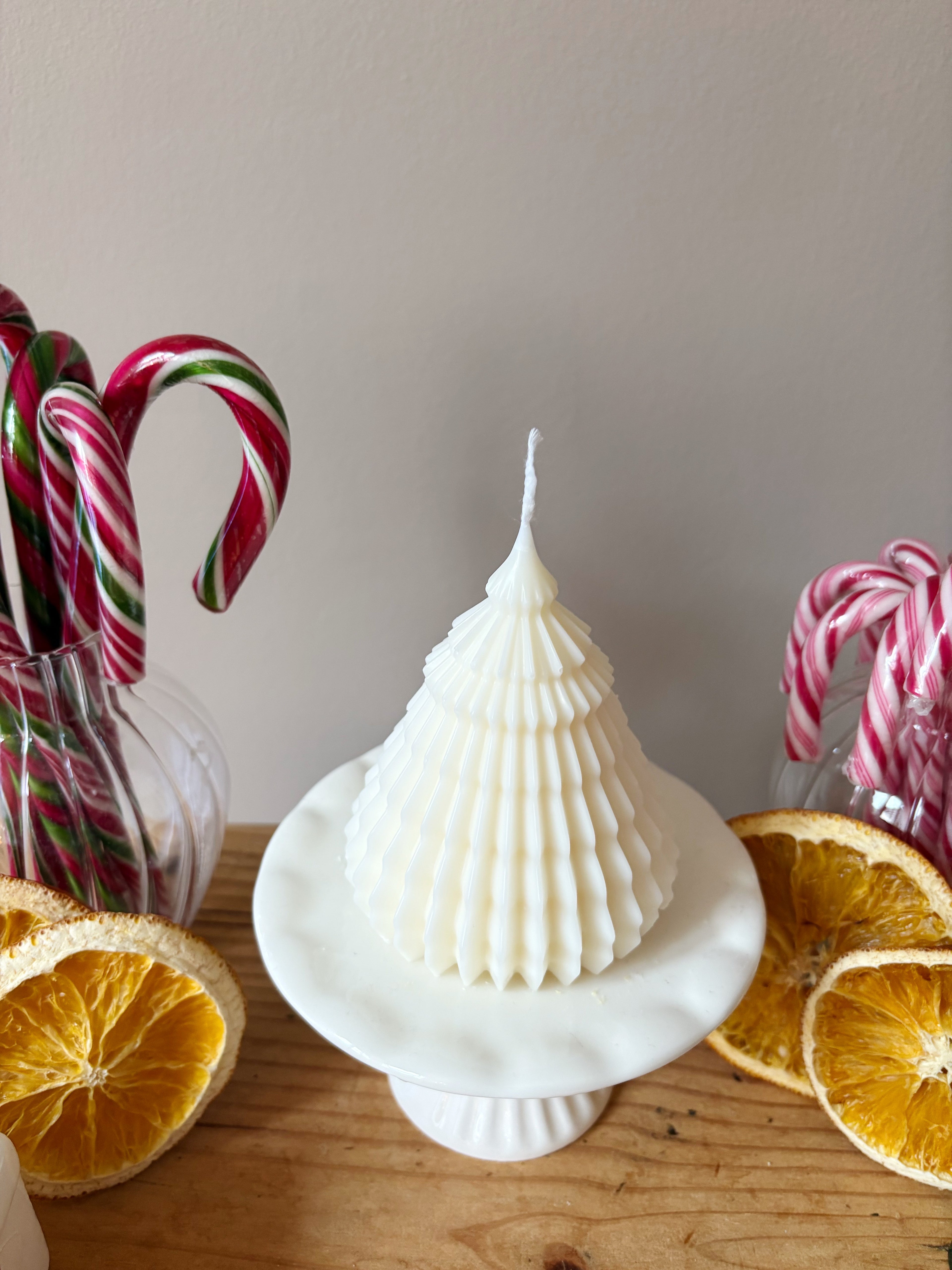 Petit sapin origami blanc
